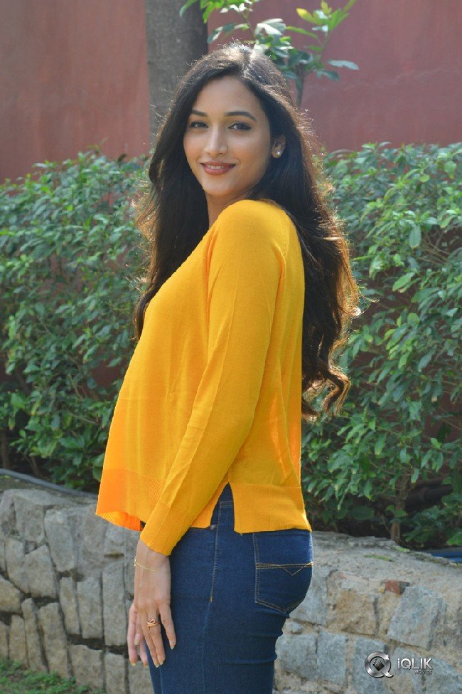 Srinidhi-Shetty-New-Photos